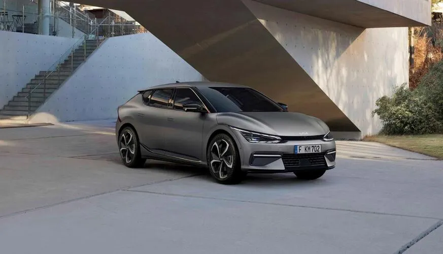 مقاعد خلفية قابلة للطي بنسبة 60:40